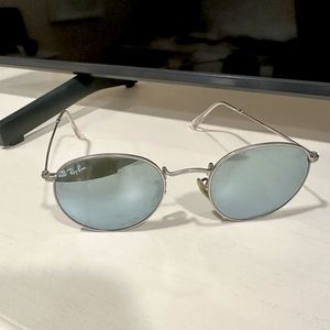 RayBan Round Metal Silver Mirror Lenses